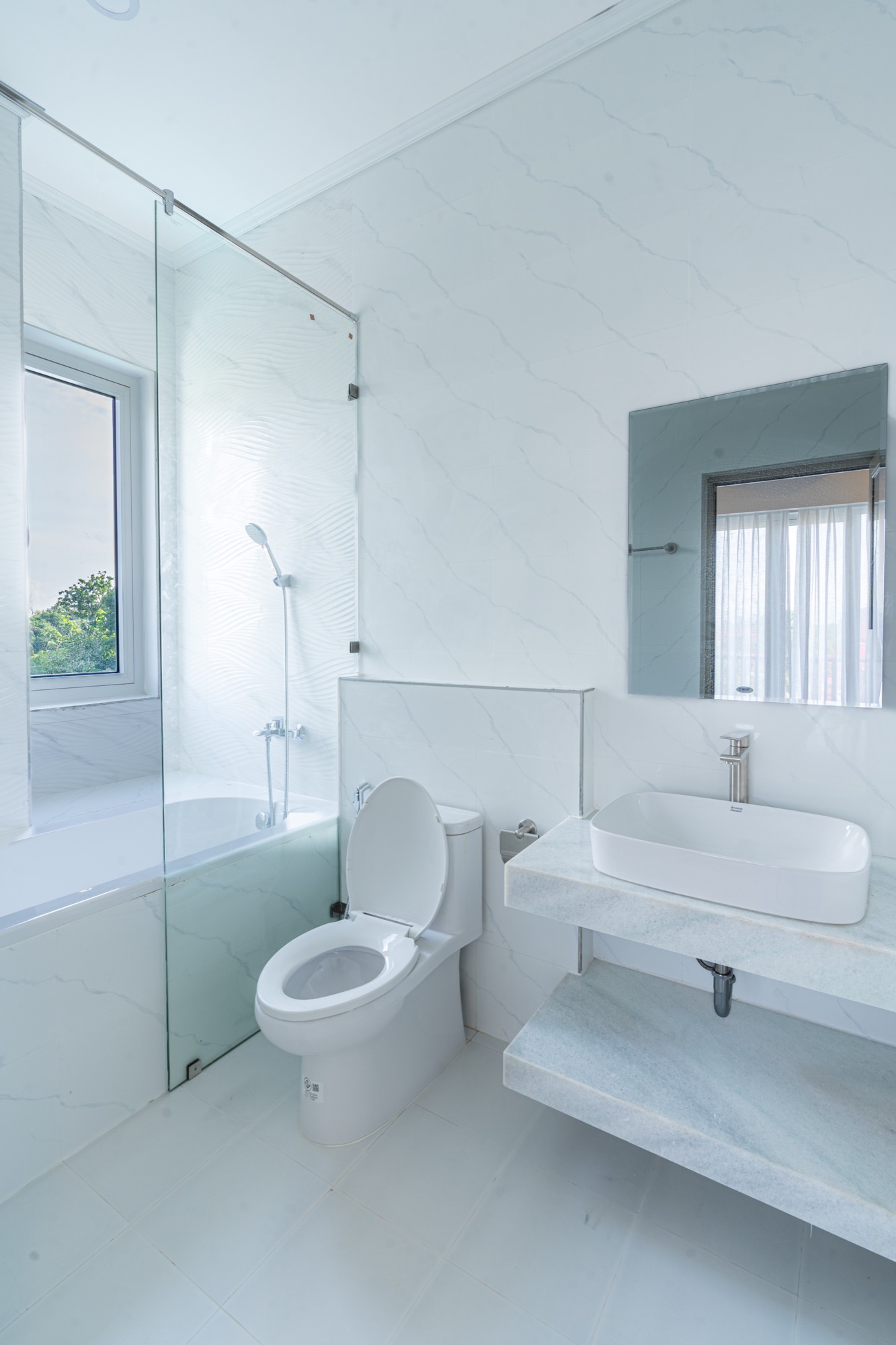 Marble ensuite bathroom